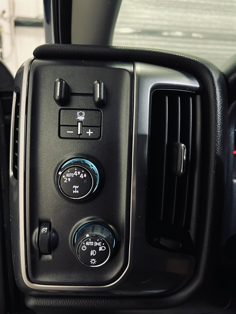 2018 Chevrolet Silverado 1500 LT - Photo 24