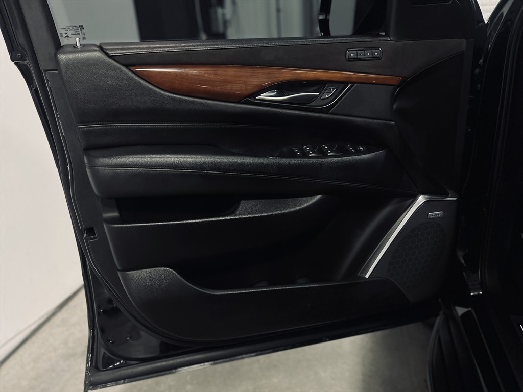2019 Cadillac Escalade ESV Luxury - Photo 10