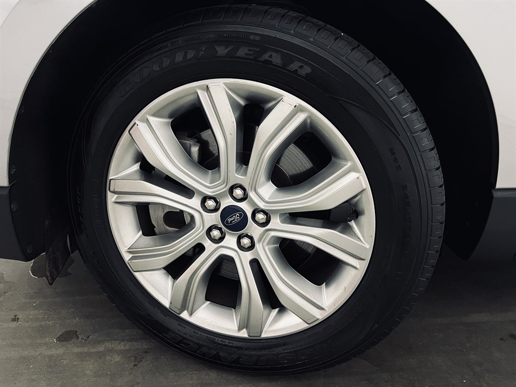2022 Ford Edge Titanium - Photo 25