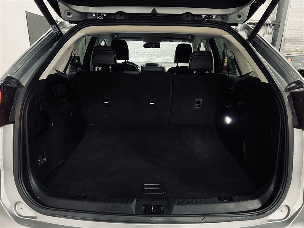 2022 Ford Edge Titanium - Photo 8