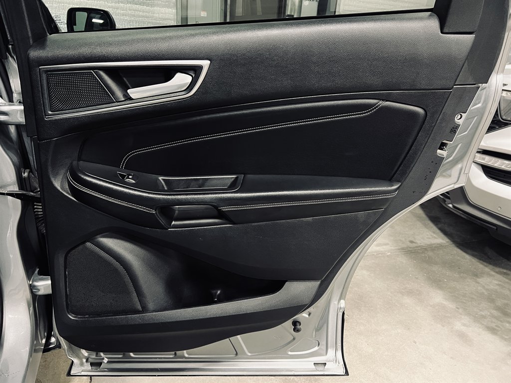 2022 Ford Edge Titanium - Photo 15