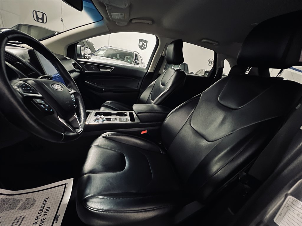 2022 Ford Edge Titanium - Photo 9